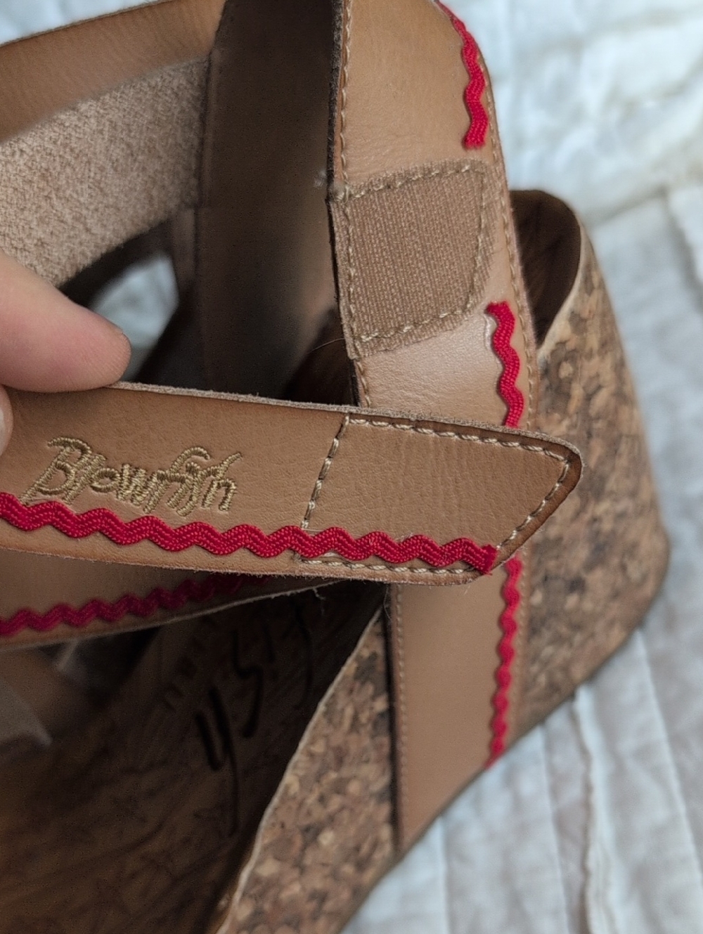 Blowfish Tan leather Wedge Sandals with Red Trim - Picture 5 of 7